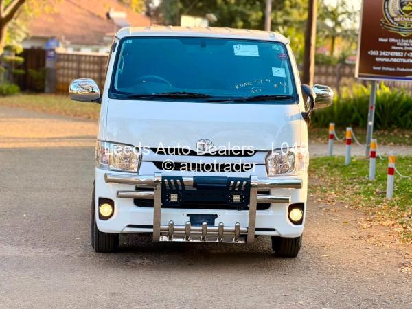 2017 - Toyota  Hiace