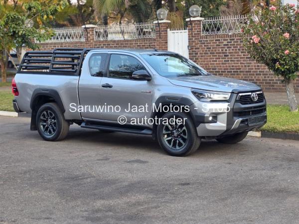 2021 - Toyota  Hilux