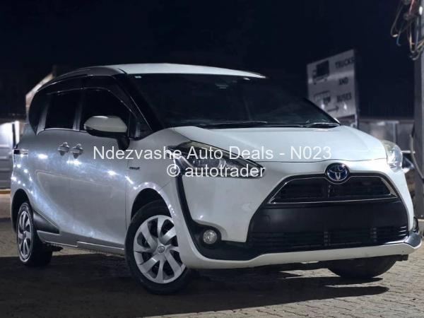 2018 - Toyota  Sienta