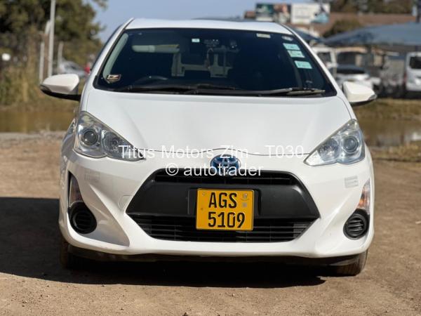 2016 - Toyota  Aqua