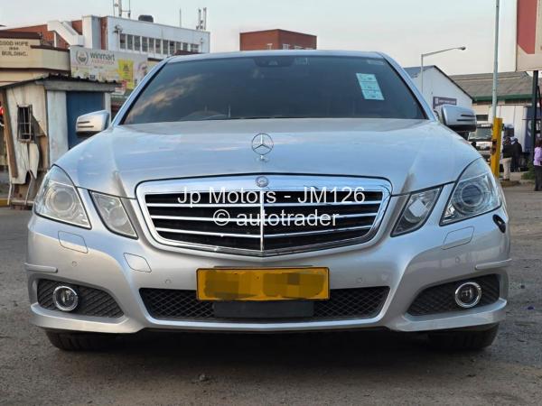2011 - Mercedes Benz E300