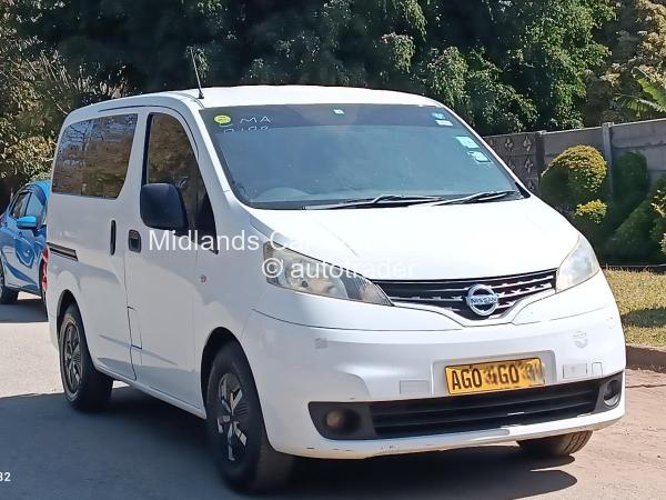 2015 - Nissan  NV200