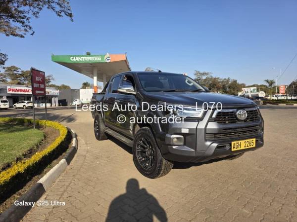 2016 - Toyota  Hilux