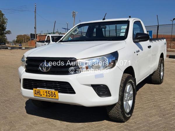 2017 - Toyota  Hilux