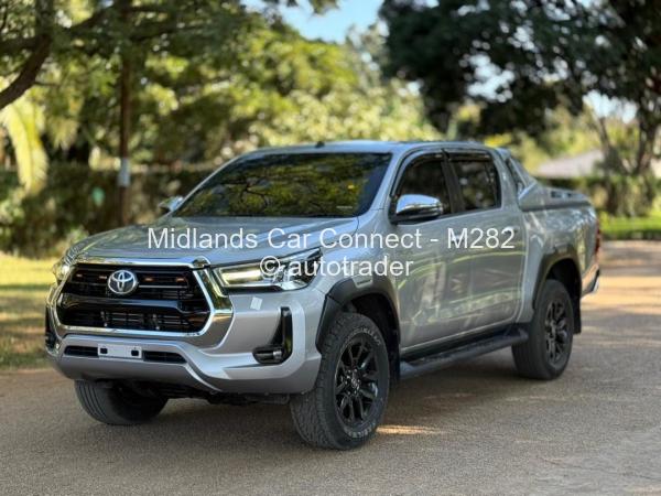 2020 - Toyota  Hilux