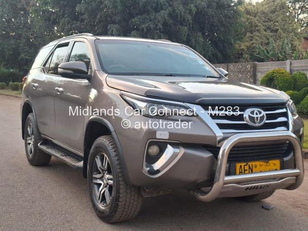 2017 - Toyota  Fortuner