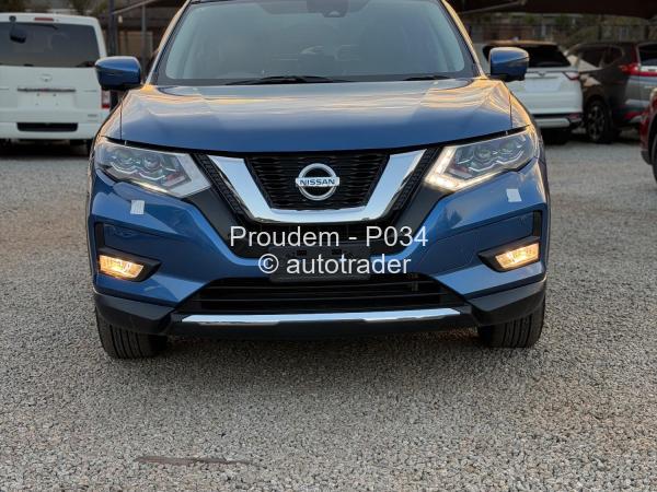 2017 - Nissan  X-Trail