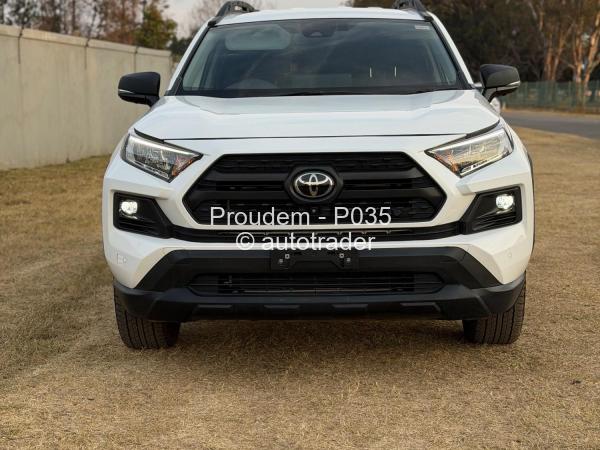 2022 - Toyota  RAV4