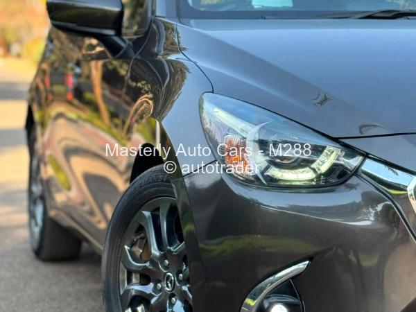 2017 - Mazda  Demio