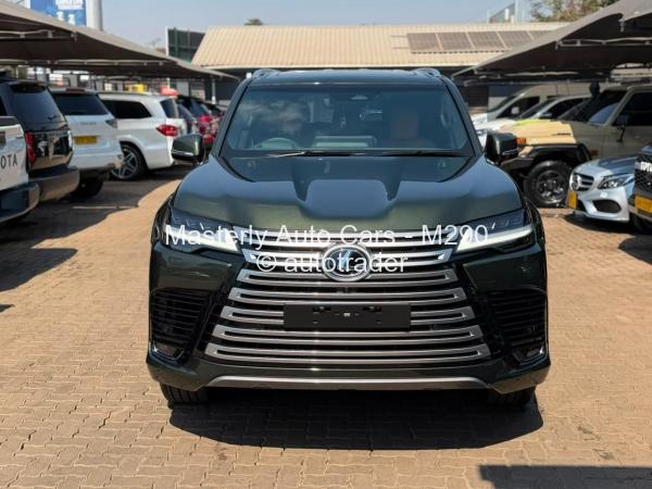 2025 - Lexus  LX 500D