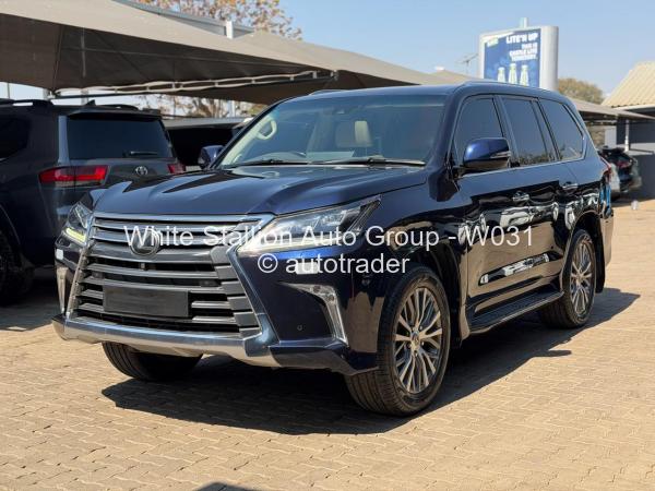 2021 - Lexus  LX