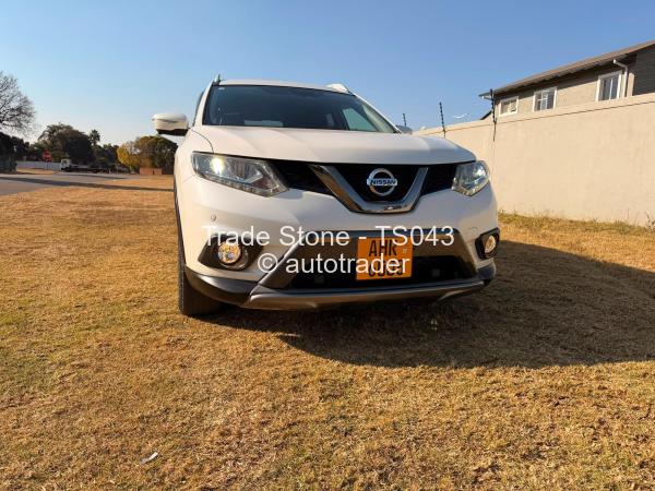 2017 - Nissan  Xtrail
