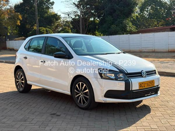 2011 - Volkswagen  Polo