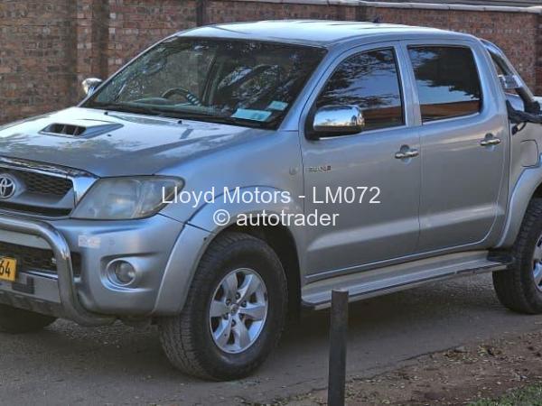 2011 - Toyota  Hilux