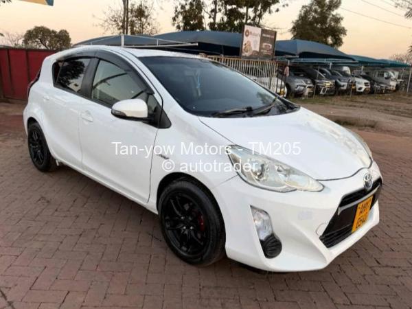 2016 - Toyota  Aqua