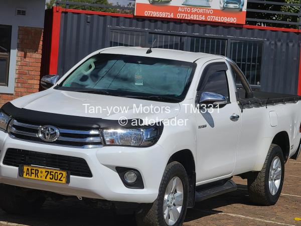 2017 - Toyota  Hilux
