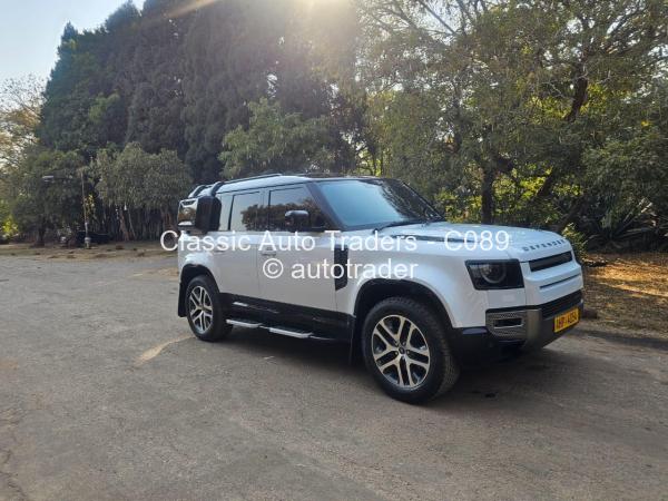 2021 - Land-Rover  Defender