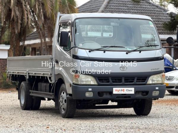 2003 - Toyota  Dyna