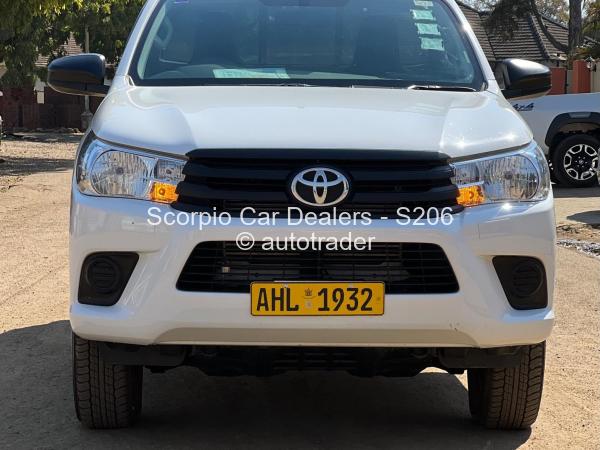 2025 - Toyota  Hilux