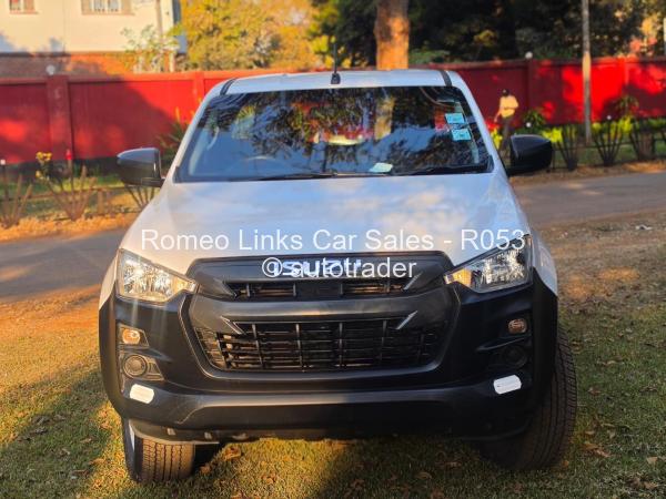 2022 - Isuzu  Dteq