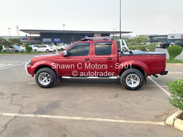2010 - Nissan  Hardbody