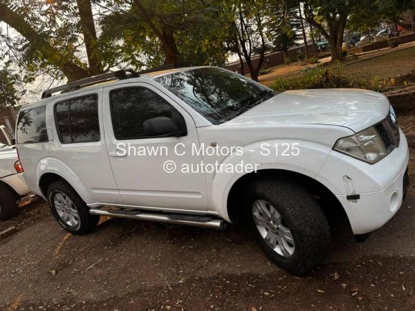 2015 - Nissan  Pathfinder
