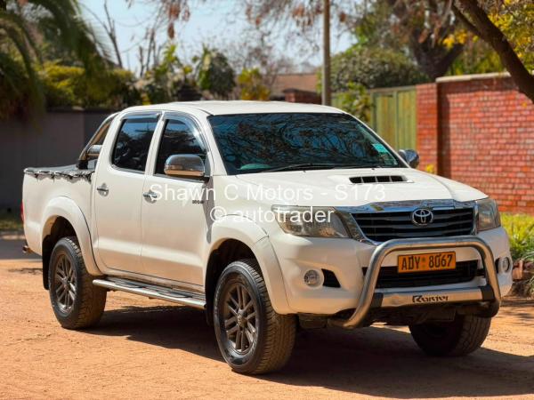 2014 - Toyota  Hilux