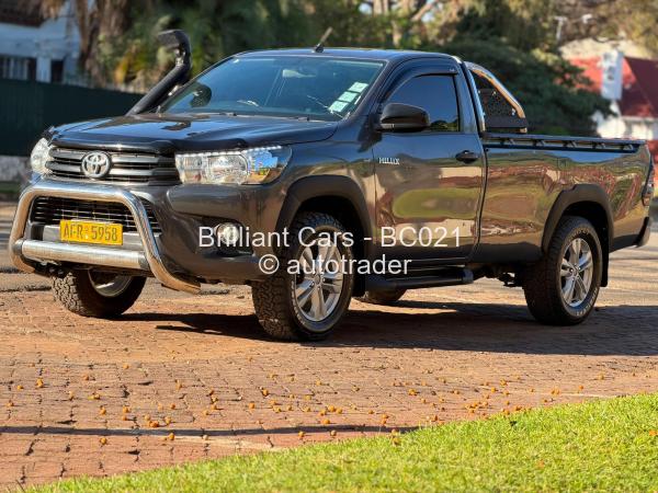 2021 - Toyota  Hilux