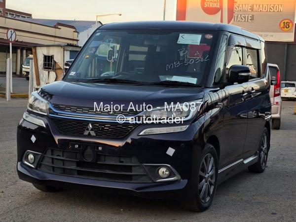 2017 - Mitsubishi  Delica