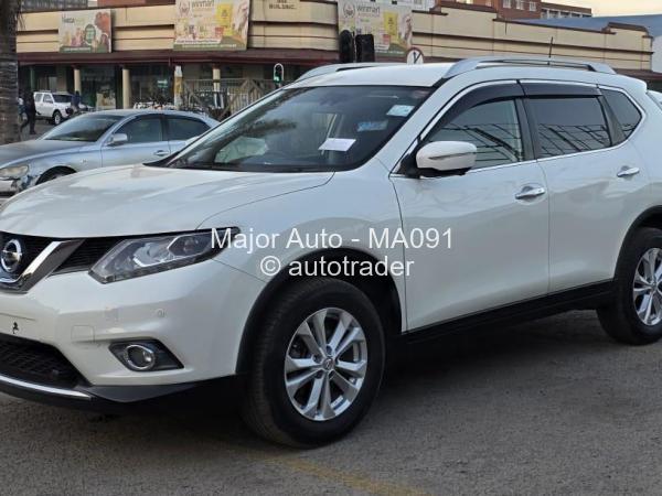 2017 - Nissan  X-Trail