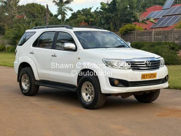 2014 - Toyota  Fortuner