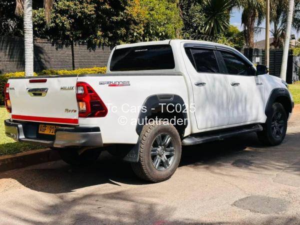 2023 - Toyota  Hilux