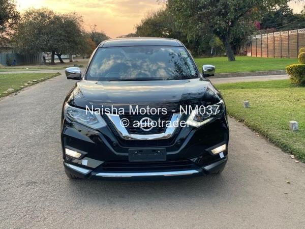 2017 - Nissan  X-Trail