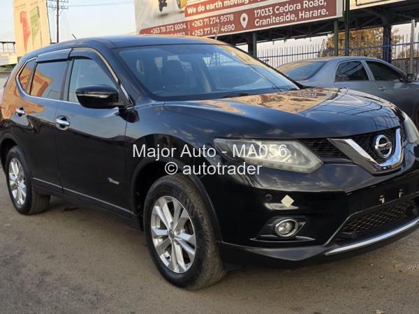 2017 - Nissan  X-Trail