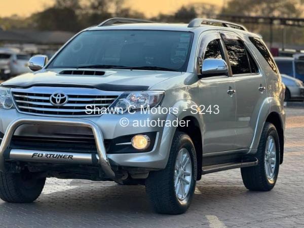 2014 - Toyota  Fortuner