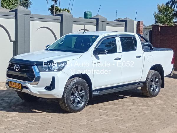2021 - Toyota  Hilux