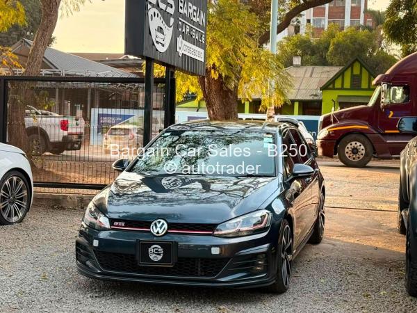 2017 - Volkswagen  Golf 7R