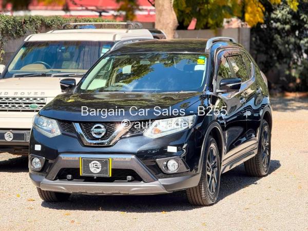 2017 - Nissan  X-Trail