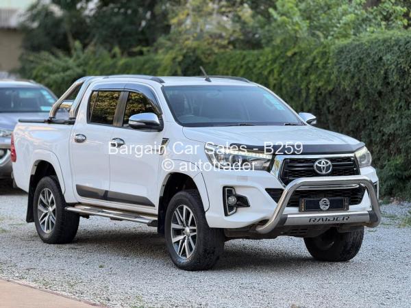 2016 - Toyota  Hilux
