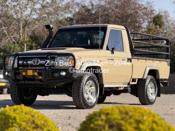 2018 - Toyota  Land Cruiser 79