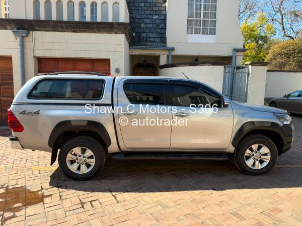 2017 - Toyota  Hilux