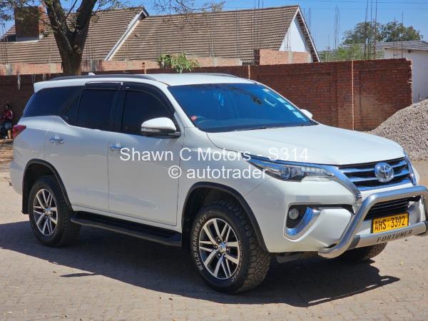 2017 - Toyota  Fortuner