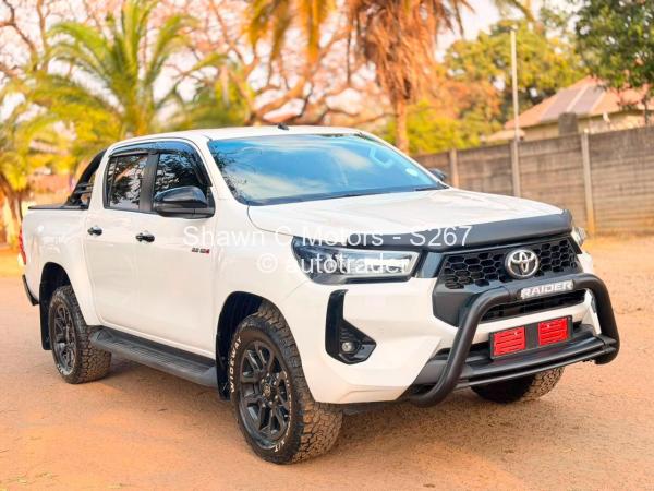 2025 - Toyota  Hilux
