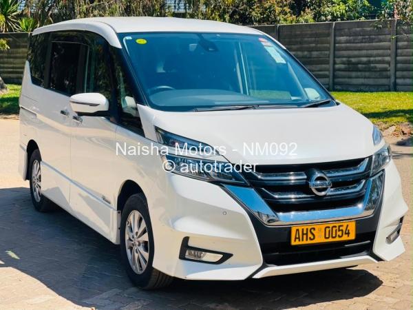 2017 - Nissan  Serena