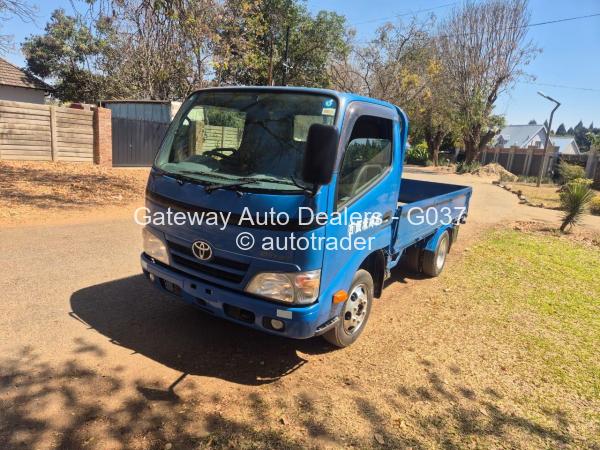 2016 - Toyota  Dyna 150