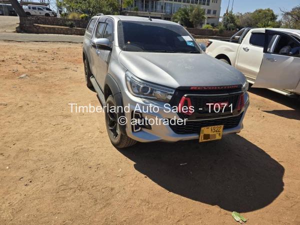 2019 - Toyota  Hilux