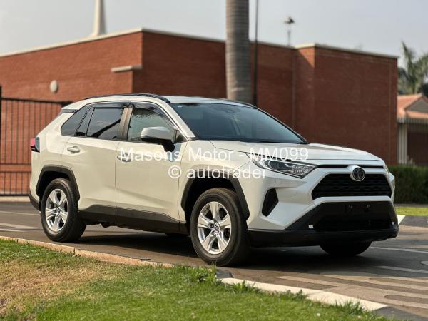 2021 - Toyota  RAV4