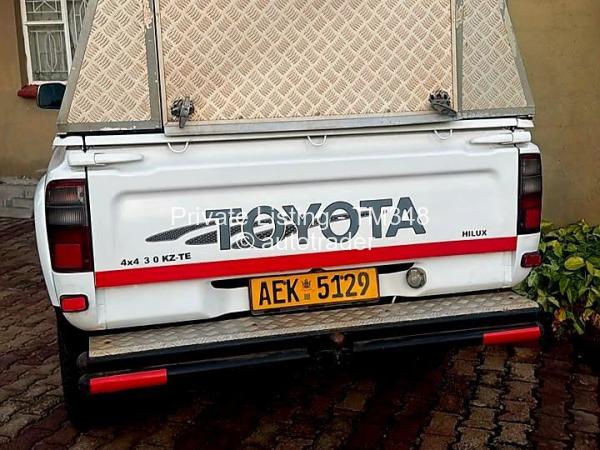 2005 - Toyota  Hilux