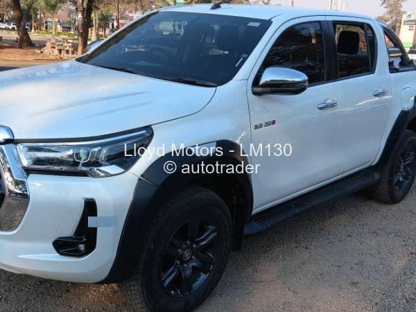 2023 - Toyota  Hilux