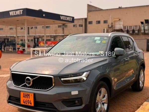 2022 - Volvo  XC40